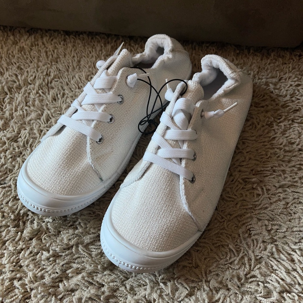 Size 8 Casual Shoe